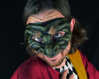 Brighella Mask: Commedia dell&#39;Arte Green Theater Venetian Masquerade Costume for Carnival & Halloween