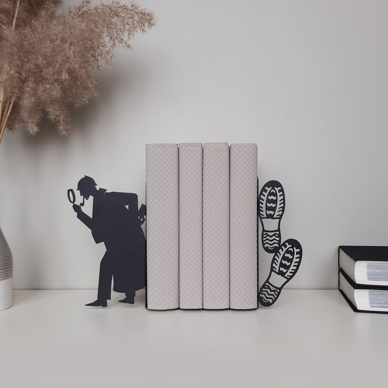 Sherlock Holmes Bookends © GlozisDecor | etsy.com