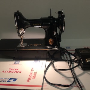 Singer Featherweight Sewing Machin (1946) AG 616178  SIMANCO U.S.A