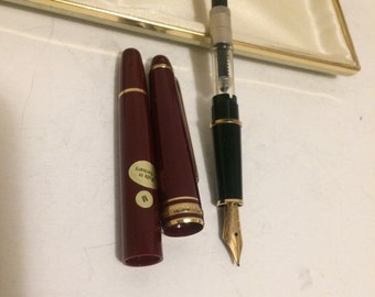Vintage Montblanc Meisterstück Fountain Pen 14K Nip (excellent