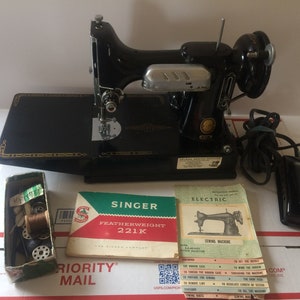Vintage SINGER 221 Featherweight Sewing Machine. Case Pedal Some Attachments