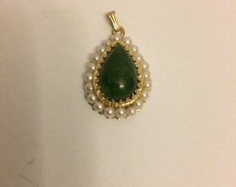 Gorgeous Solid 14k Yellow Gold Polished Jadeite  and Pearls Teardrop Pendant 5 gr