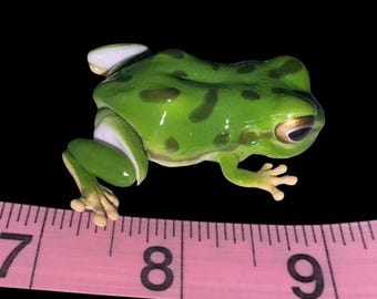 Posable Frog Gachapon Figure: Limited Edition Bandai Toy