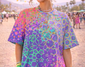 Psychedelic Floral Oversized Cotton T-Shirt, Fractal Flower AOP Rave Shirt, Colorful Trippy Festival Outfit, Neon Abstract Streetwear Tee