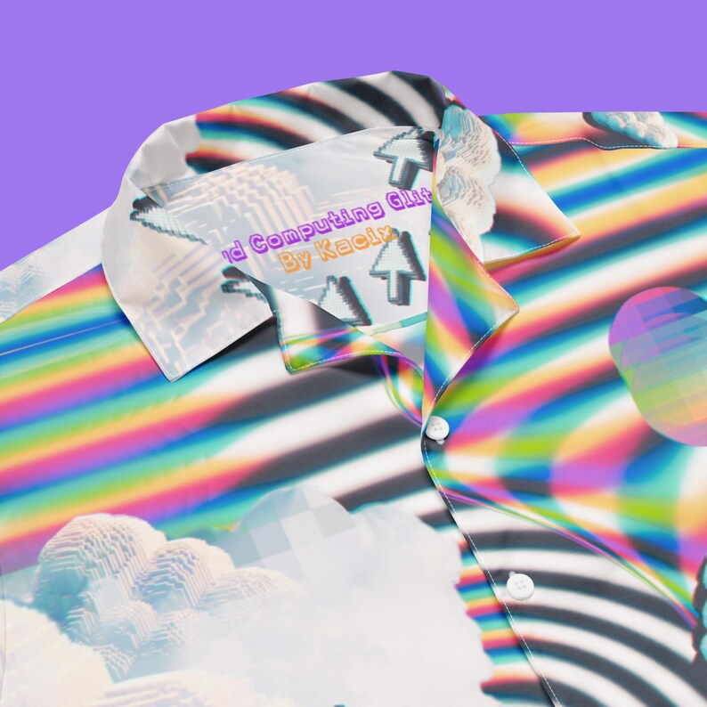 Puede incluir: Una camisa blanca de botones con un estampado abstracto colorido. El estampado presenta rayas arco&iacute;ris, nubes pixeladas y un c&iacute;rculo con un efecto de glitch. El cuello de la camisa tiene el texto "Cloud Computing Glitch by KaciX" impreso.