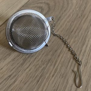 Tea Infuser, Extra Fine Mesh Tea Cup Filter Silicone Handle Stainless Steel Tea Strainer for Brew Loose Leaf Tea