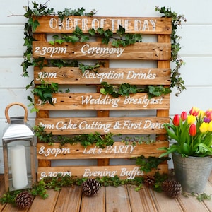 Hand Painted Rustic Personalised 'Order Of The Day' Wedding Sign / Pallet Wood Sign / Order Of Events / Wedding Reception / Wedding Decor