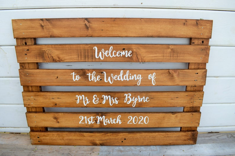 Hand Painted Rustic Personalised 'Welcome' Wedding Sign / Pallet Wood Sign / Wedding Reception / Wedding Decor / Wedding Signage image 9