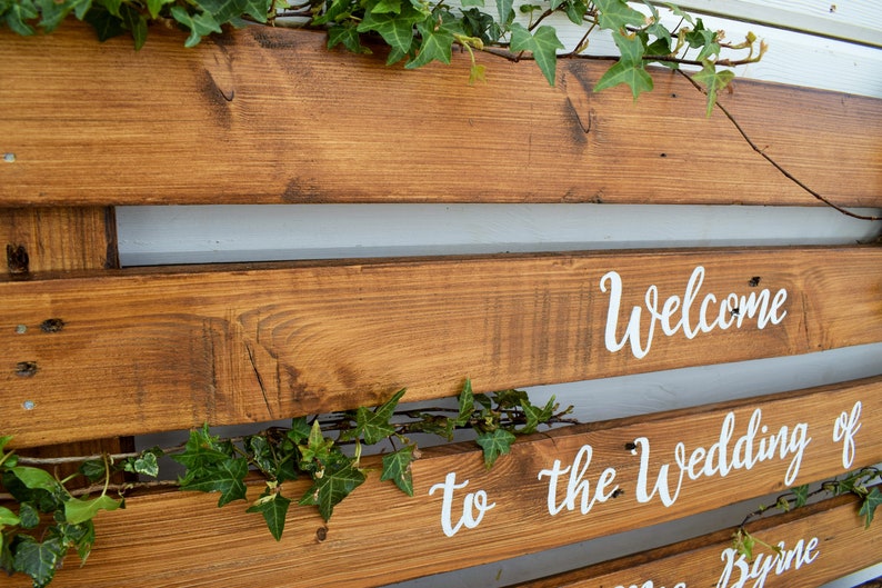 Hand Painted Rustic Personalised 'Welcome' Wedding Sign / Pallet Wood Sign / Wedding Reception / Wedding Decor / Wedding Signage image 4