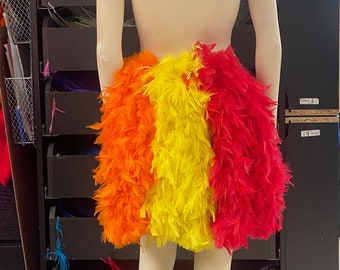 Cola de plumas gruesas de colores de fuego, cubierta trasera de cola de abanico, pieza trasera de plumas, polisón, boa, tutú, cinturón de plumas, DISFRAZ DE CORISTA BURLESQUE
