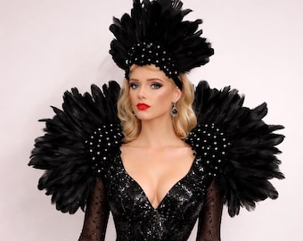 Conjunto de charreteras de plumas negras para carnaval, piezas para los hombros. Conjunto de charreteras de plumas con apliques de diamantes de imitación negros en los hombros, tocado y cola.