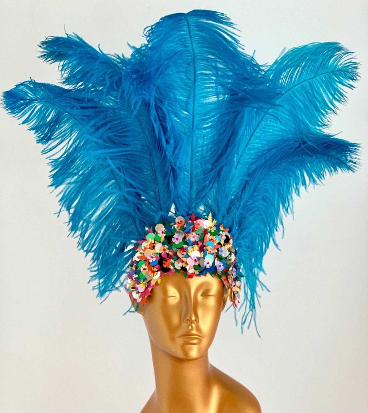 Coiffe en plumes d'autruche rouge citron vert et violet sur une couronne  multicolore à sequins de fleurs samba carnaval Hora Loca Showgirl casque -   France