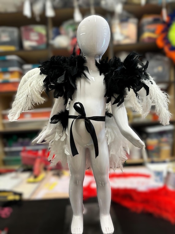 子供幼児、子供サイズの鳥の衣装、ダチョウの羽の翼、白と黒の羽の衣装