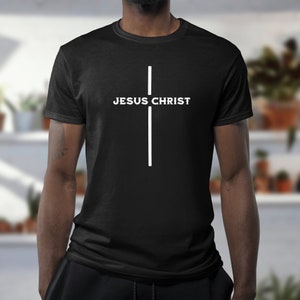 Camiseta com estampa de cruz e letras JESUS CRISTO, camiseta gráfica unissex, roupa de verão, roupa cristã