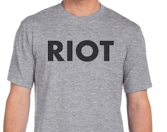 It’s Always sunny in Philadelphia  “Riot” tv show- funny logo Tee