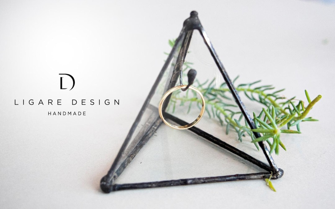 Stain Glass Wedding Ring Holder Table Decor Ring Holder for Wedding Ceremony Single Hook Jewelry