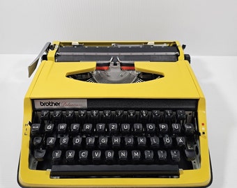 Brother Deluxe 800 - Classic Typewriter - Vintage - Immaculate