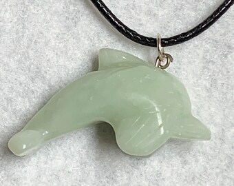 Dolphin Aventurine Gemstone Animal Pendant Hand Carved Stone Totem Necklace Dolphin Aventurine Gemstone Animal Pendant Hand Carved Stone Totem Necklace
