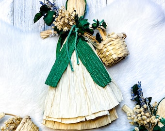 Blodeuwedd Harvest Doll - Spring Poppet for Altar / Folk Dolls / Handcrafted Dyed Corn Husk Dolls