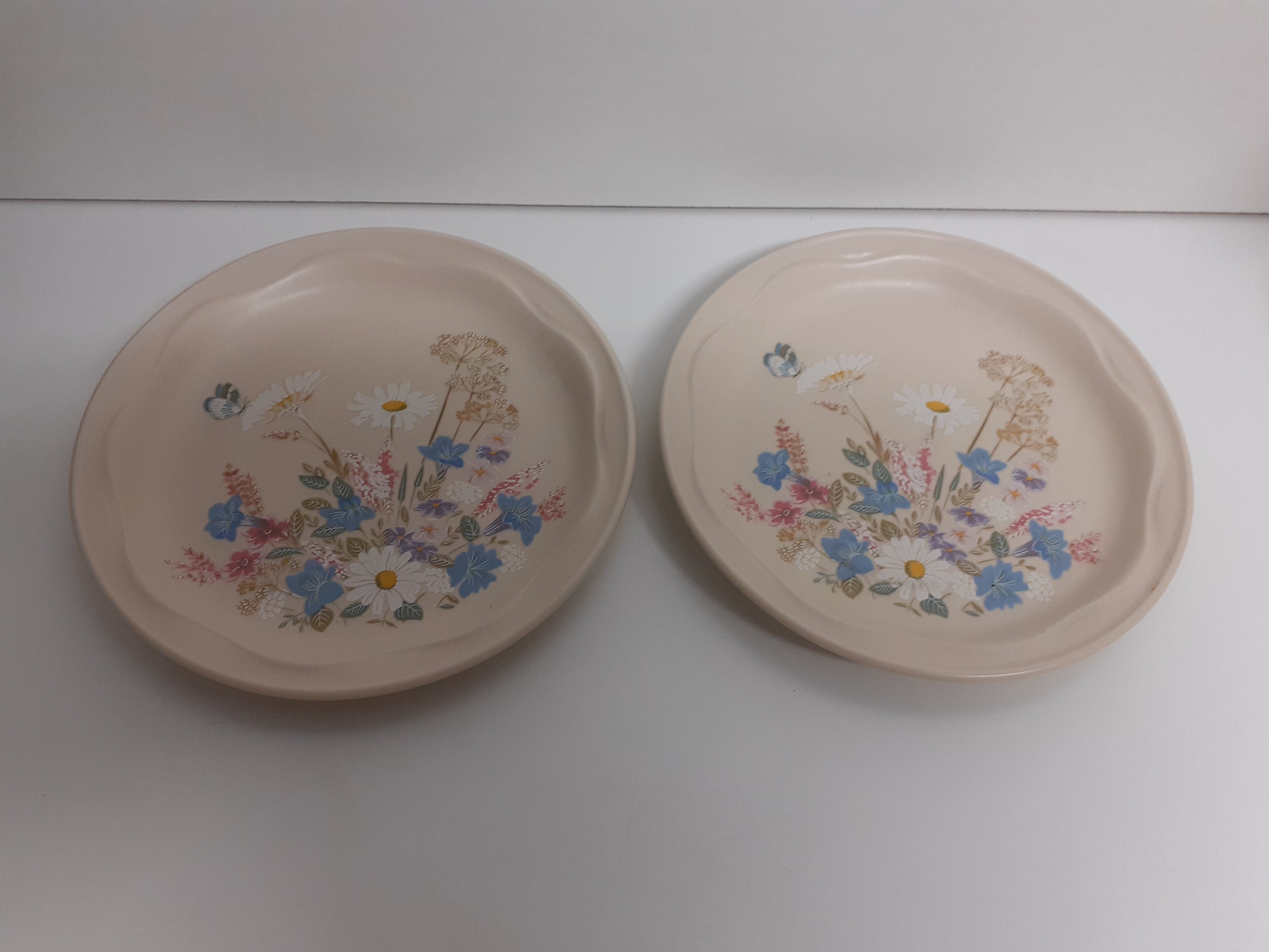 Vintage Palissy Worcester Stoneware Speckled Crofter Pattern Set of 2 Tea Plates 6 3/4 inches