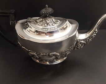 Vintage Silver Plated Tea Pot Black Bakelite Handles Lovely Engravings Pattern De Montfort