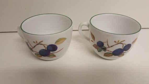 ROYAL WORCESTER "EVESHAM VALE" 2 x CUP AND SAUCER IN **SUPERB CONDITION** 