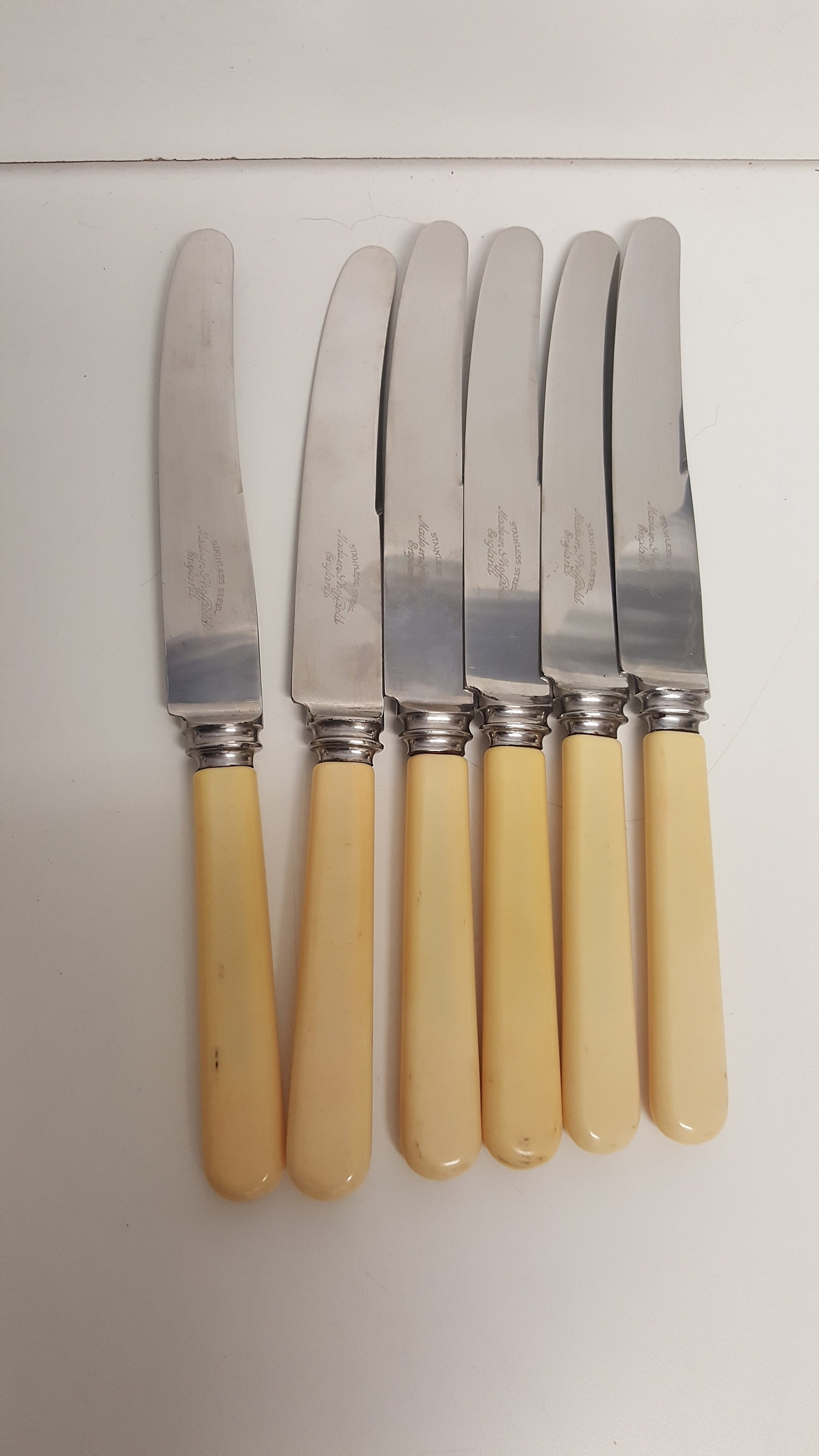 Pinehurst - With Solid Handle Dinner Knife