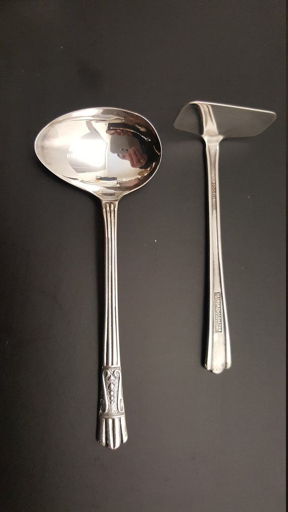 Vintage Set of Silver Plated Baby Spoon and Food Pusher Boxed 
