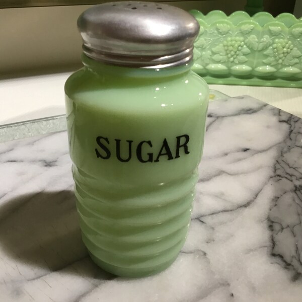 Shaker de sucre en jadéite ~ ruche ~ Vaseline Glass