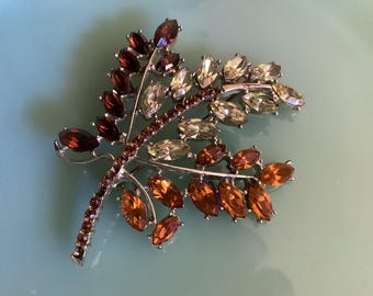 Vintage Dodd Amber Rhinestone Leaf Brooch, Gold Tone Floral Pin (2.75" x 2.75")