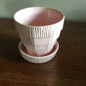McCoy Pink “Basketweave”  Pattern 4 1/4 Inch Planter Pot