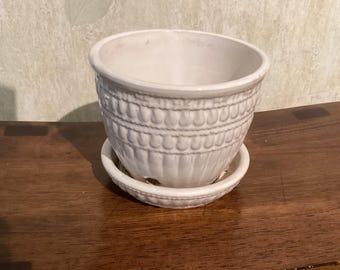 McCoy Beaded White 5 Inch Planter Pot