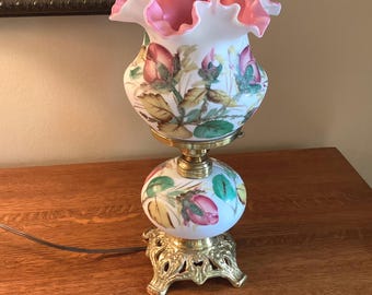 Fenton 1950s Floral Art Glass Lamp – Ruffled Cranberry Opalescent Shade, Hand-Painted Base (14 Inch)