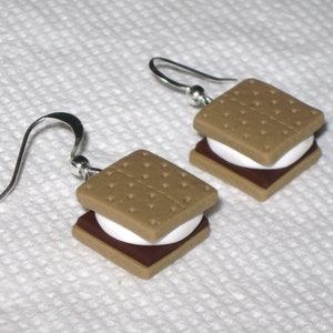 S&#39;mores Earrings,Smores Earrings,Campfire Earrings,Smores Jewelry,Chocolate Marshmallow Earrings,Dessert Earrings,Cookies,Cute Food Earrings
