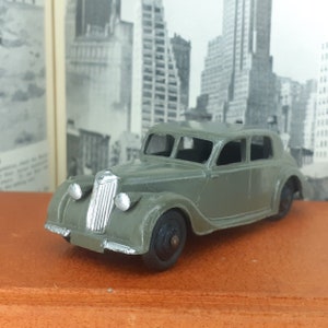 Vintage Dinky Toys Riley Saloon 40a Gris - Meccano LTD - Hecho en Inglaterra