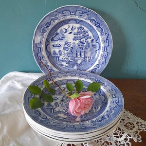 Victorian Staffordshire Set of Six Plates (10.4") Willow Pattern - Blue and White