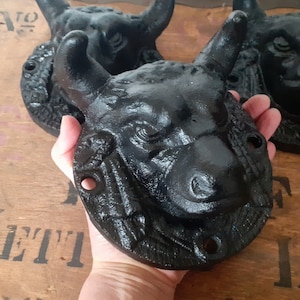 Vintage Cast Iron Bull&#39;s Head Plaque (Wall Mounted)