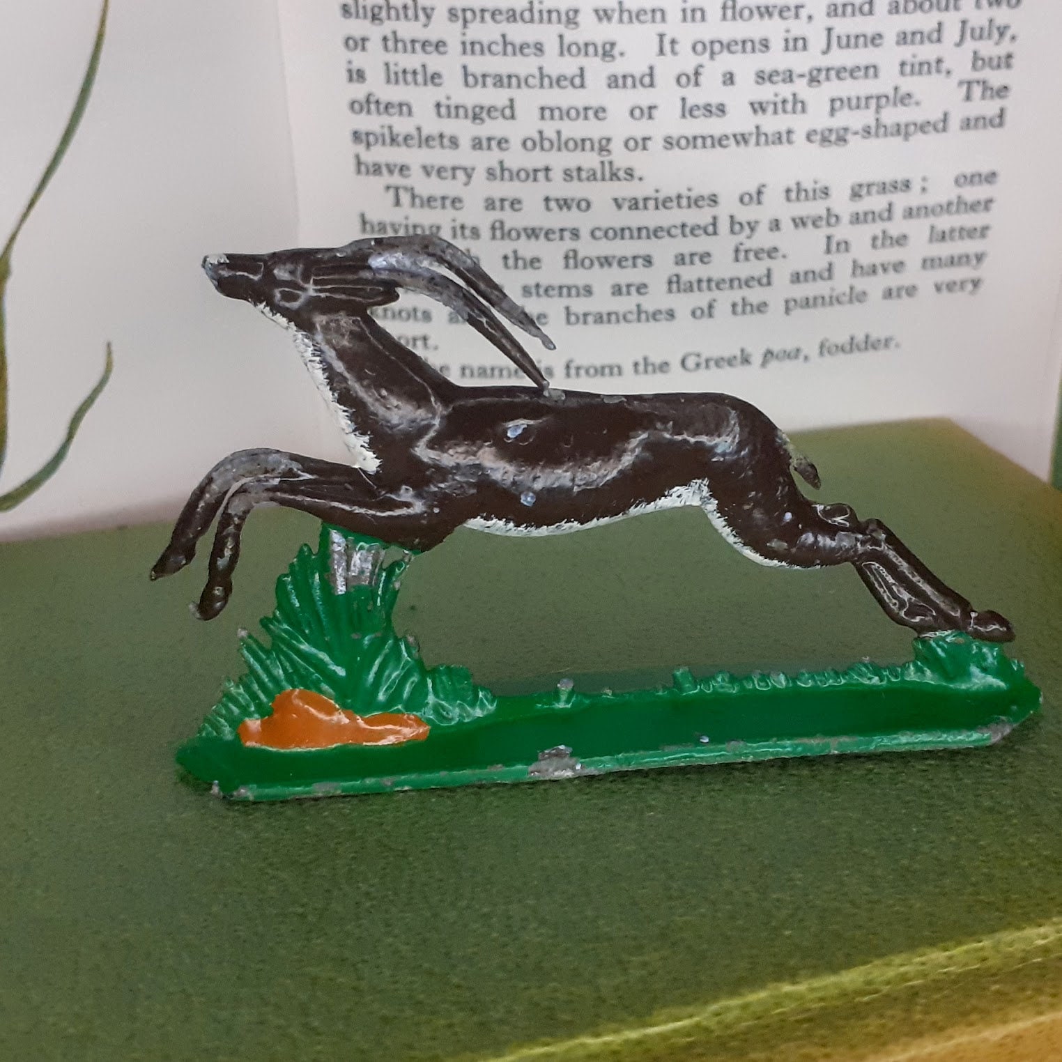 Vintage Trio of flatties Zinnfiguren Solid Lead Sable Antelope, Tree ...