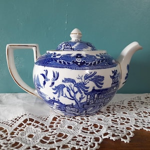 Vintage Burleigh Ware Teapot Willow Pattern - 1930s - Made in England