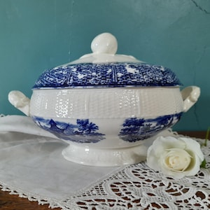 Antique Rare Wedgwood Etruria Tureen - Pattern Chinese - 1927