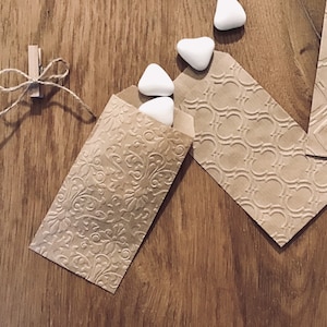 Kraft paper bags, bustine in carta kraft, mix a scelta tra diverse trame in rilievo. Adatte per confettate o porta riso