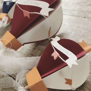 Vintage 3D balloon + tag and organza bow - Vintage Hot Air Balloon gift favor - birthday placeholder, baptism, communion, wedding