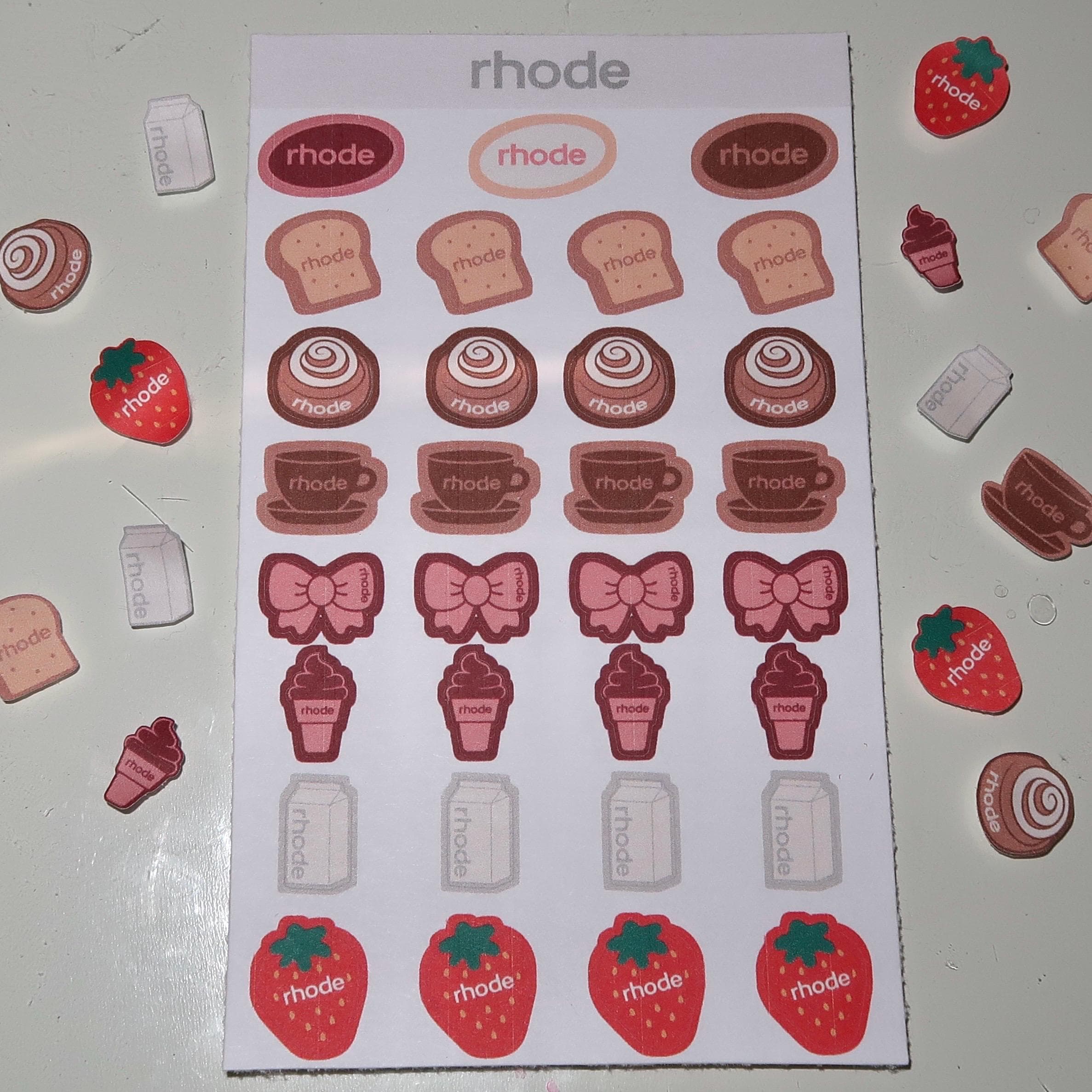 Hailey Bieber Rhode Glossier Strawberry Cinnamon Ribbon Makeup