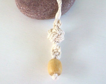 Sailor key ring with tuline and wooden bead.