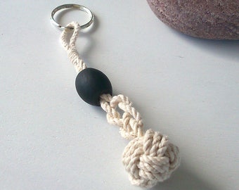Pretty key ring with sailor knot with wooden bead