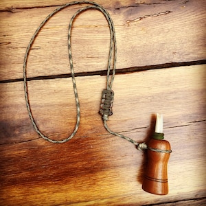 Light single loop lanyard
