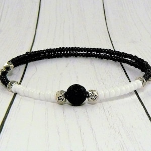 Armband med pärlbesatt minnestråd, diffusor, eterisk olja, lavastenarmband, armband med eterisk olja, oljediffusor, svart pärlarmband, lavasten