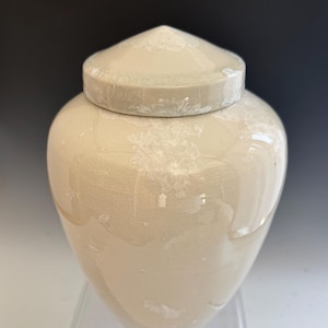 Large Ceramic Cremation Urn for Ashes: Modern Crystalline Funeral Vessel
