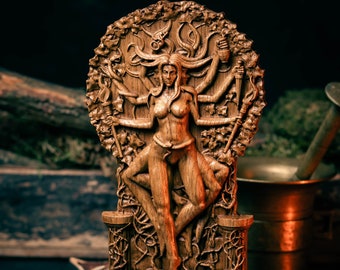 Hecate de madera, estatua de Hekate, diosa griega, diosa pagana, wiccan, wicca, altar, druida, brujas, gaélico, brujería