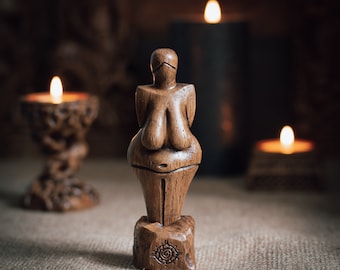 Venus of Dolní Věstonice - Figurine, Statue Museum Replica - Archaeology